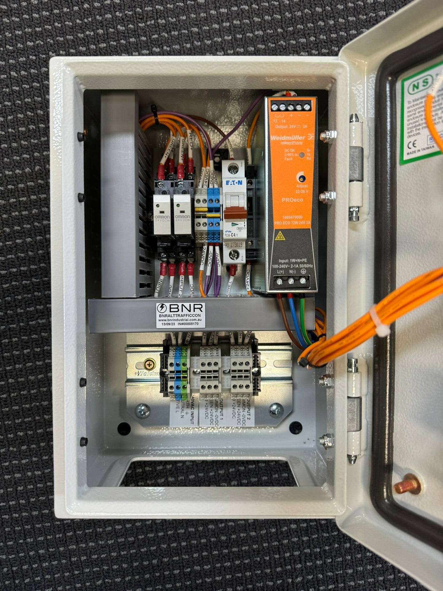 Alternating Traffic Light Controller 24VDC Output, Version 2 - 2 Traffic Lights Traffic Lights BNR - BNR Industrial Automation